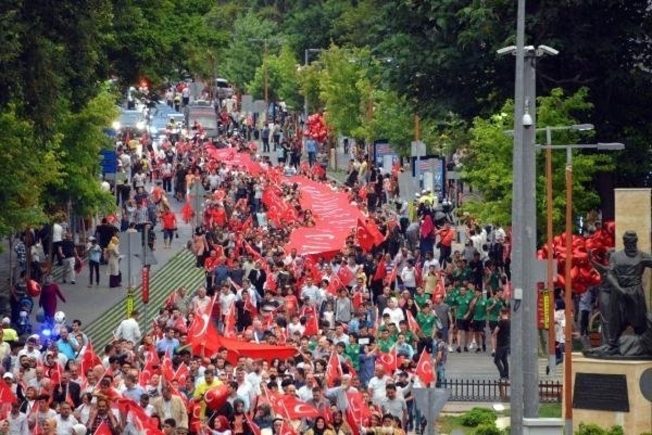 106 yaşında demokrasi nöbetine katıldı 7
