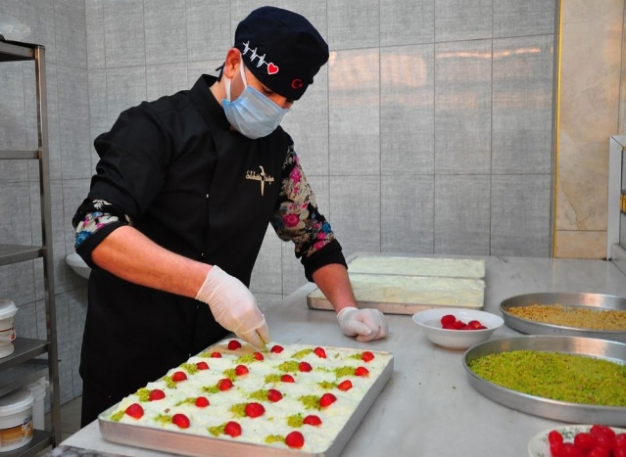 Güllaç ustalarının ramazanda yoğun mesaisi 1