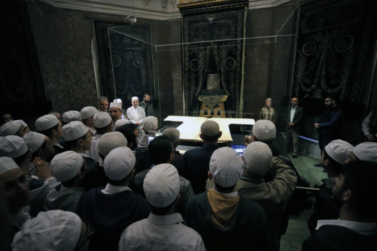 Hırka-i Şerif ziyarete açıldı 13