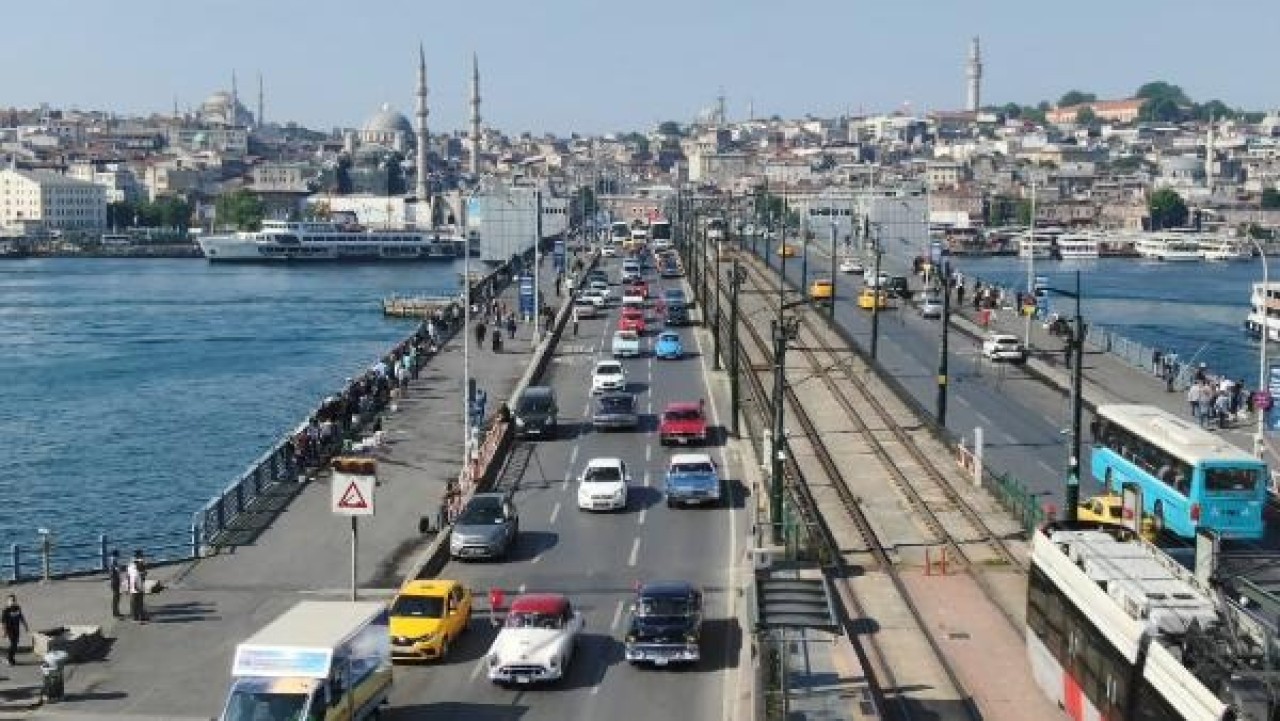 Galata Köprüsü'nde 100 klasik otomobil ile 100. Yıl Konvoyu... 4