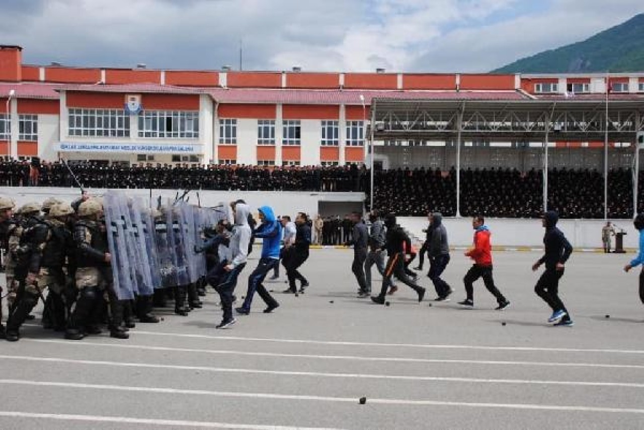 Jandarmadan,  astsubay adaylarına nefes kesen tatbikat 4