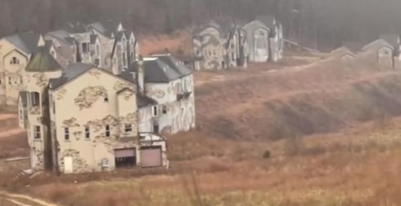 Görenler sınırı geçemiyor: 1, 6 milyar dolarlık tatil köyünün hikayesi ürkütüyor 1