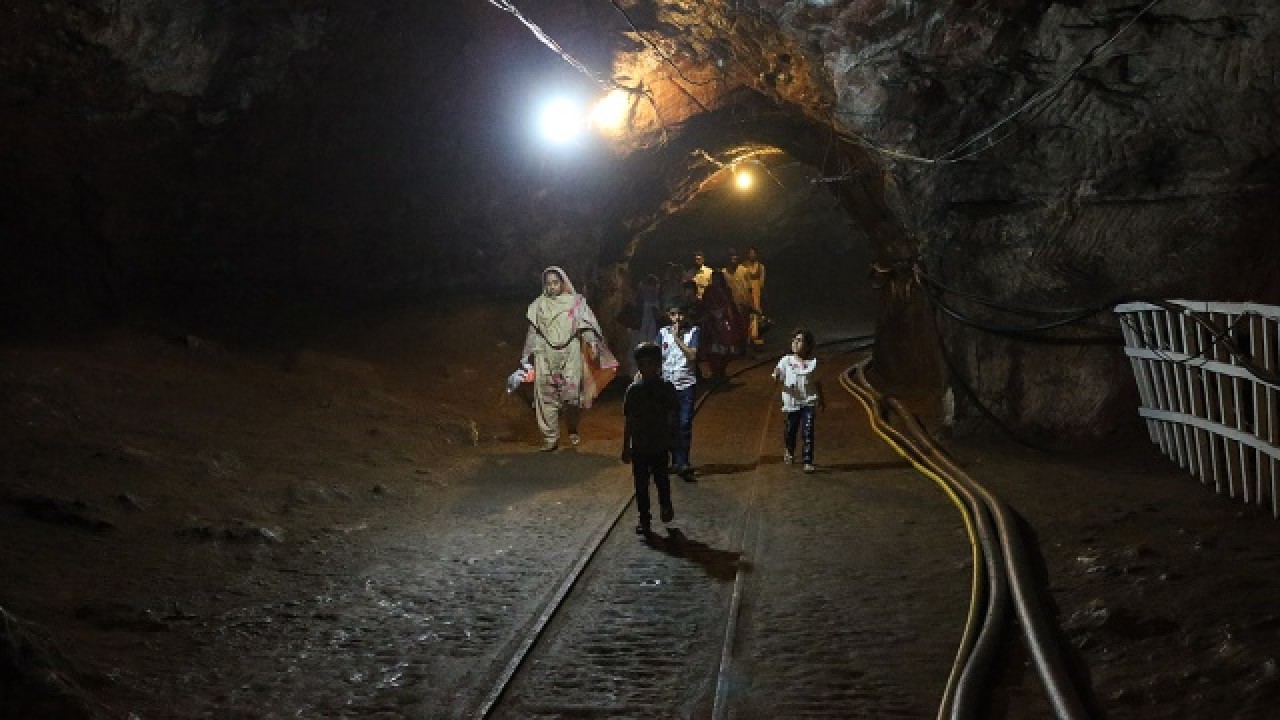 Pakistan'ın pembe tuz tünelleri 3