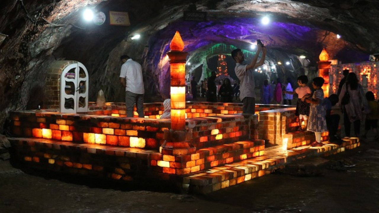 Pakistan'ın pembe tuz tünelleri 5