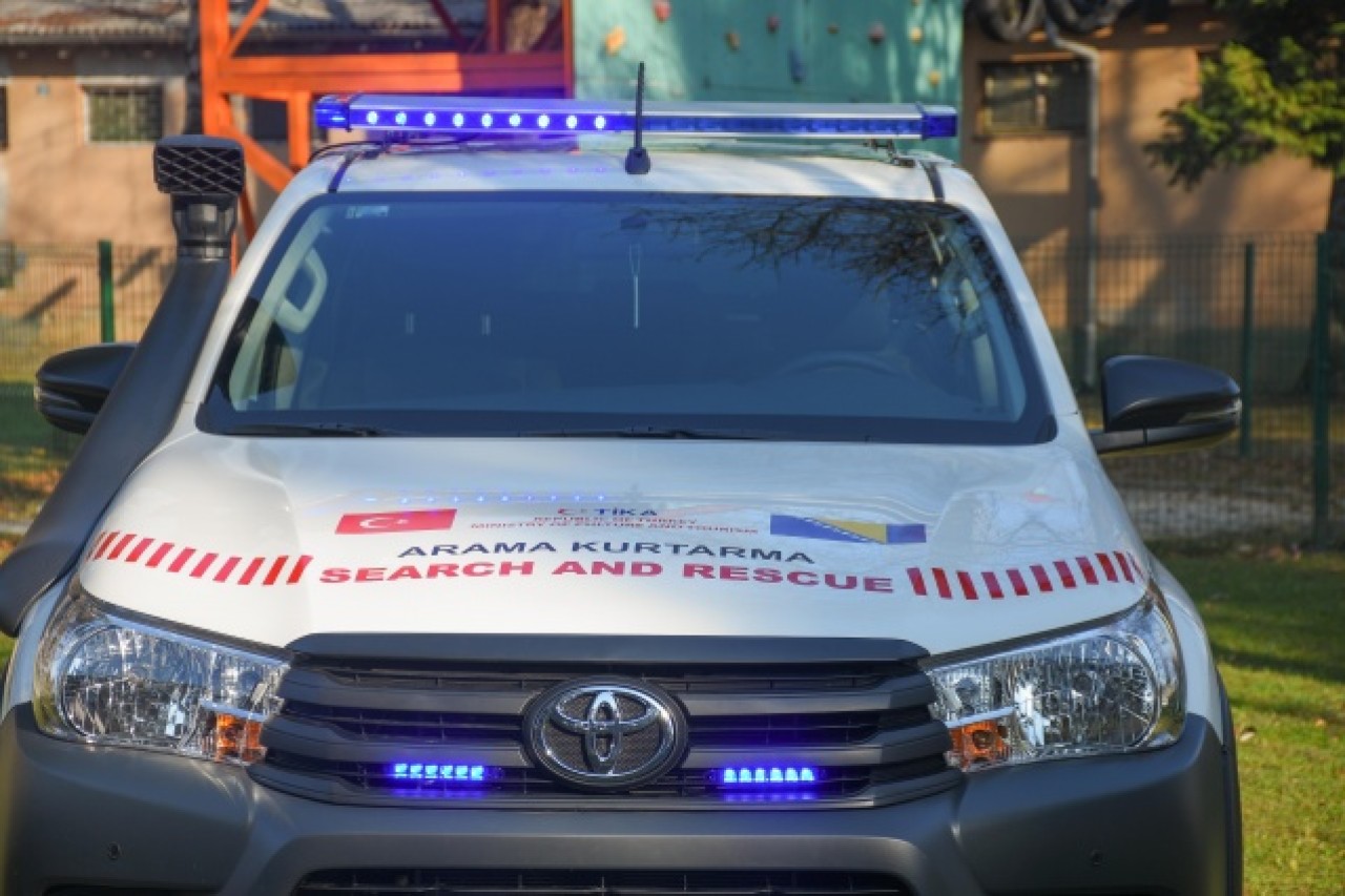 TİKA,  Bosna Hersek'teki arama kurtarma ekibine arazi aracı desteği sağladı 4