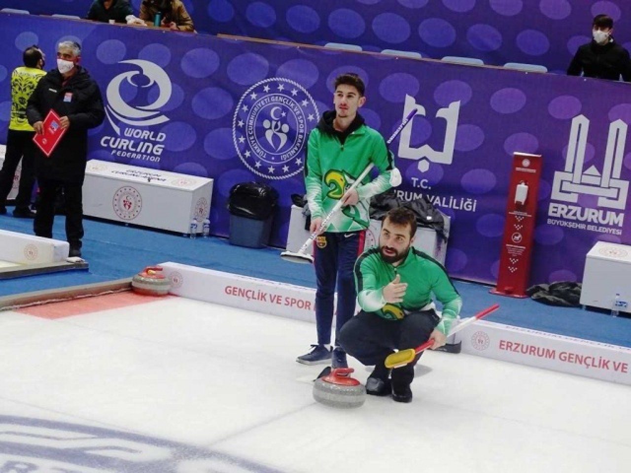 Erzurum'da "Esra Çakmur Curling 2. Lig Müsabakaları" başladı 2