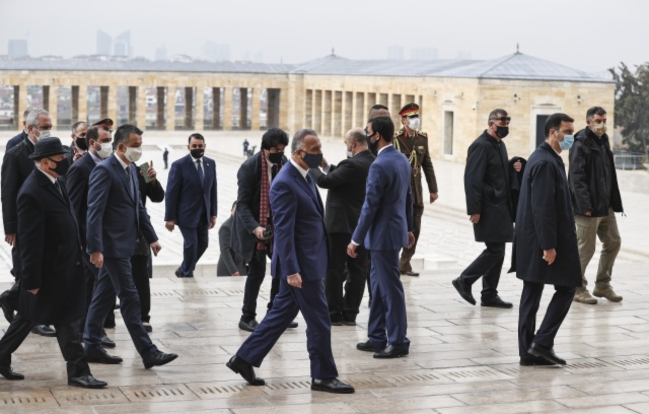 Irak Başbakanı Kazımi,  Anıtkabir'i ziyaret etti 1