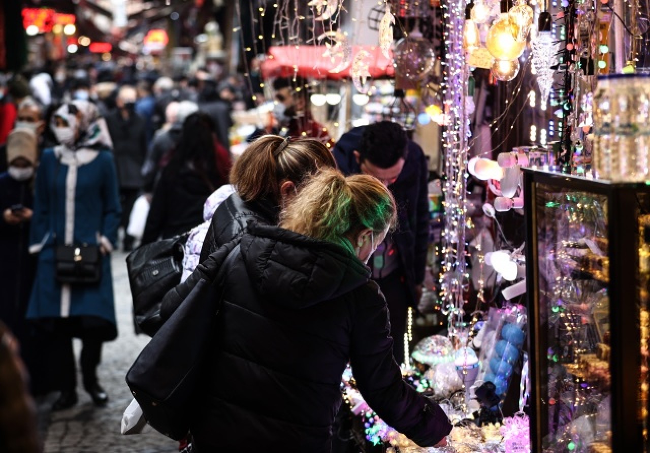 İstanbul'da yılbaşı öncesi alışveriş hareketliliği 7