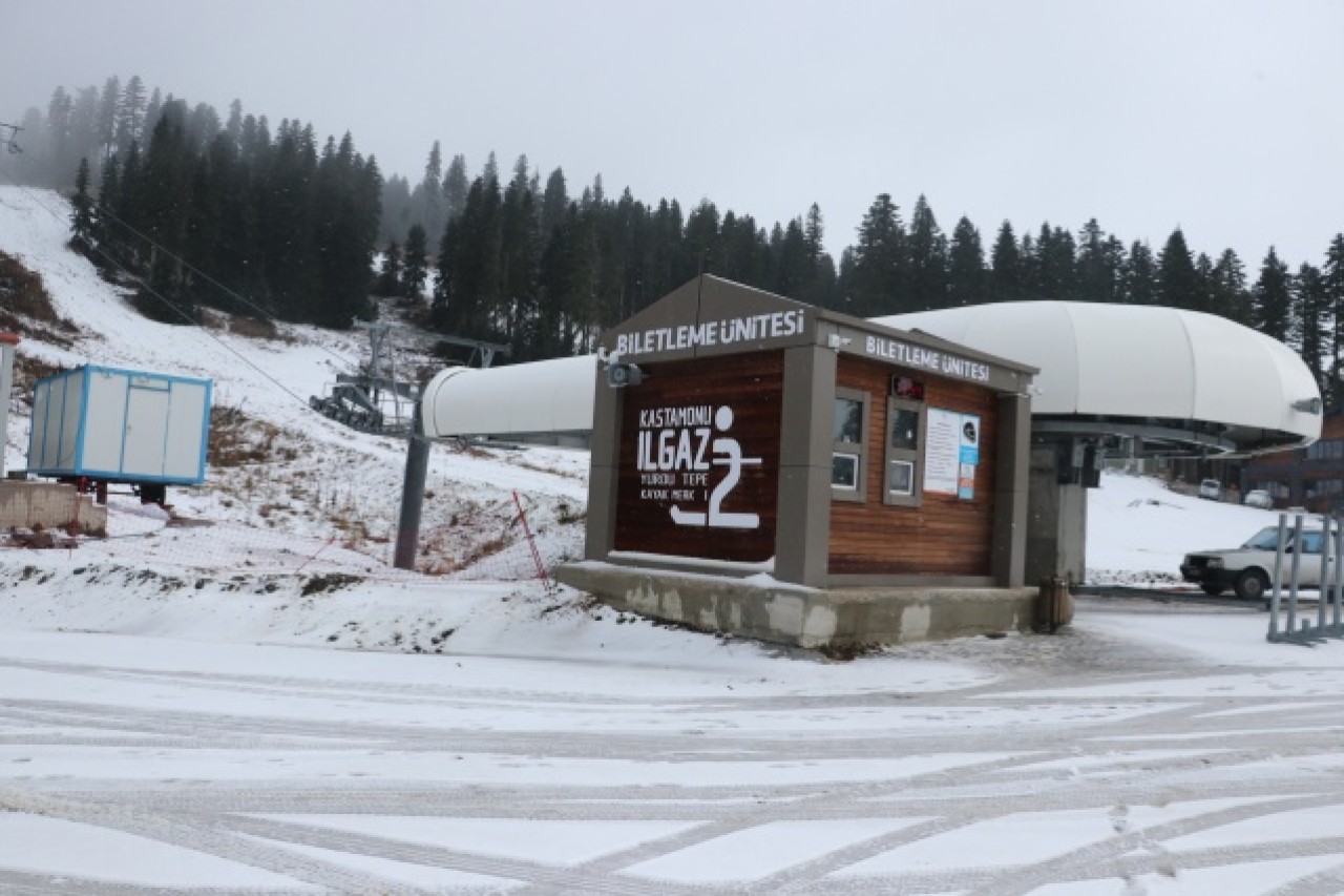 "Anadolu'nun yüce dağı" Ilgaz kayak sezonu için kar bekliyor 14
