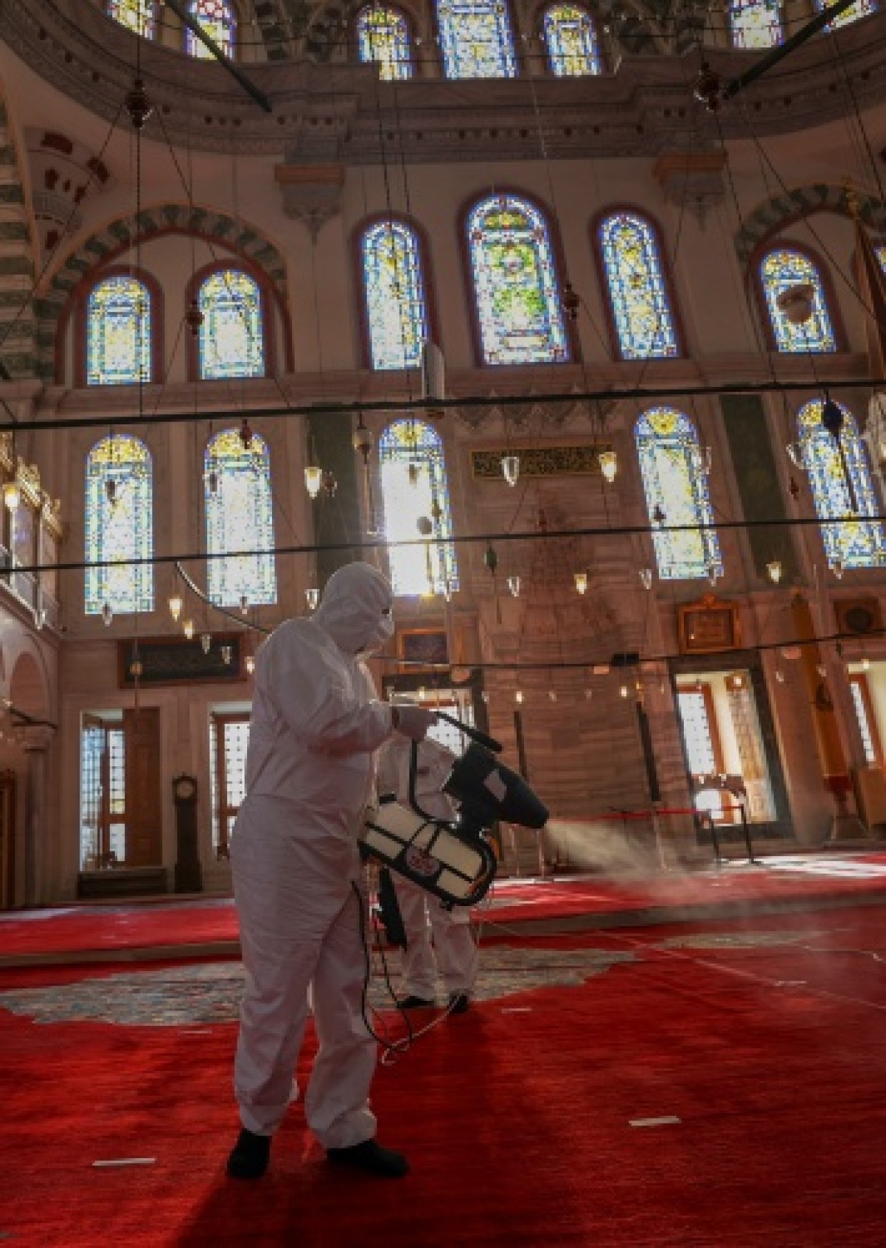 Fatih'teki camiler dezenfekte ediliyor 10