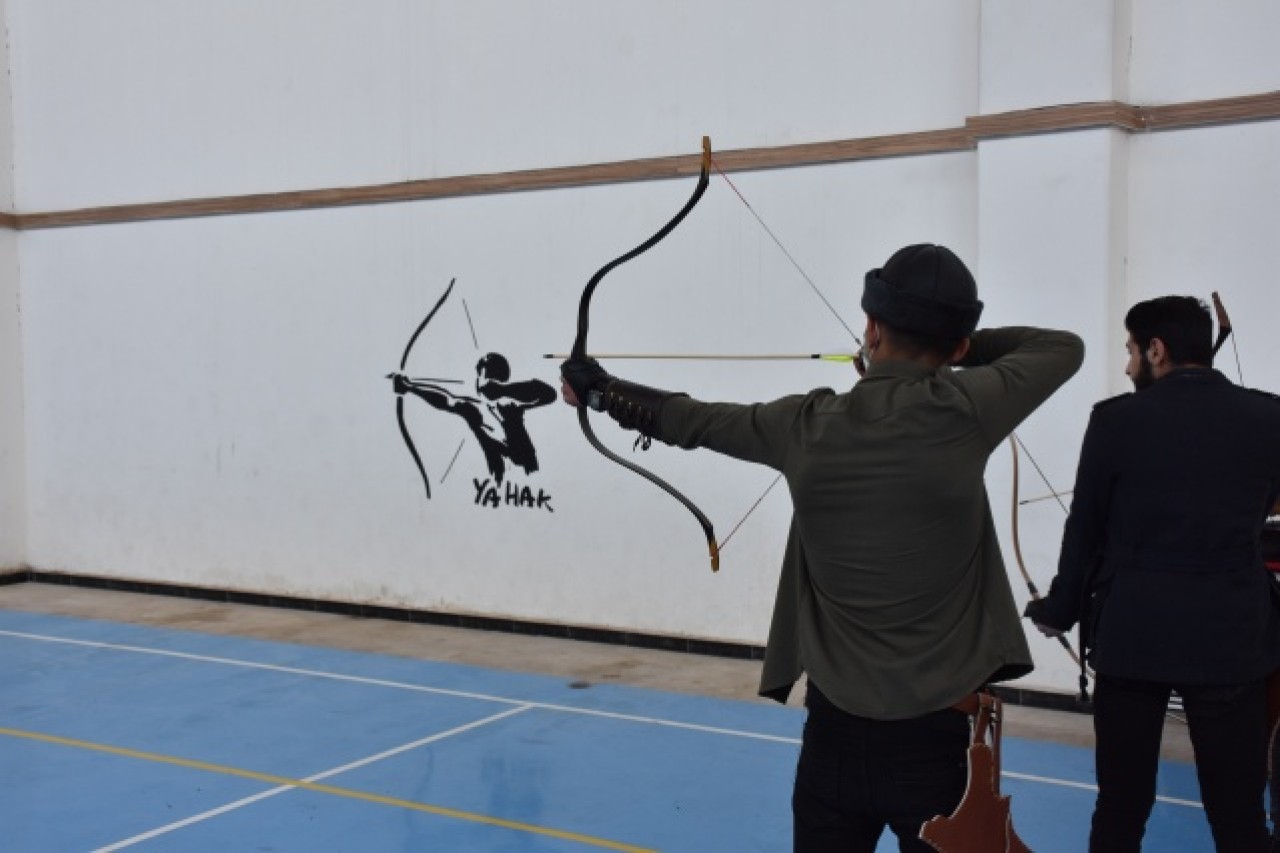 Suriye'nin kuzeyindeki Azez'de ilk okçuluk okulu açıldı 2