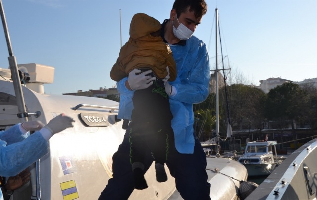 İzmir'de 123 sığınmacı kurtarıldı 7