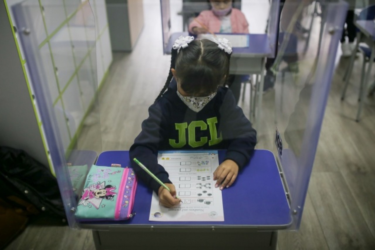 Kolombiya'da okullar yeniden açıldı 20