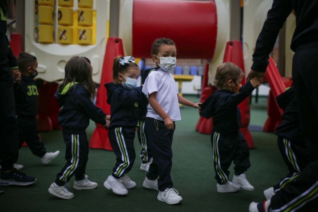 Kolombiya'da okullar yeniden açıldı 24