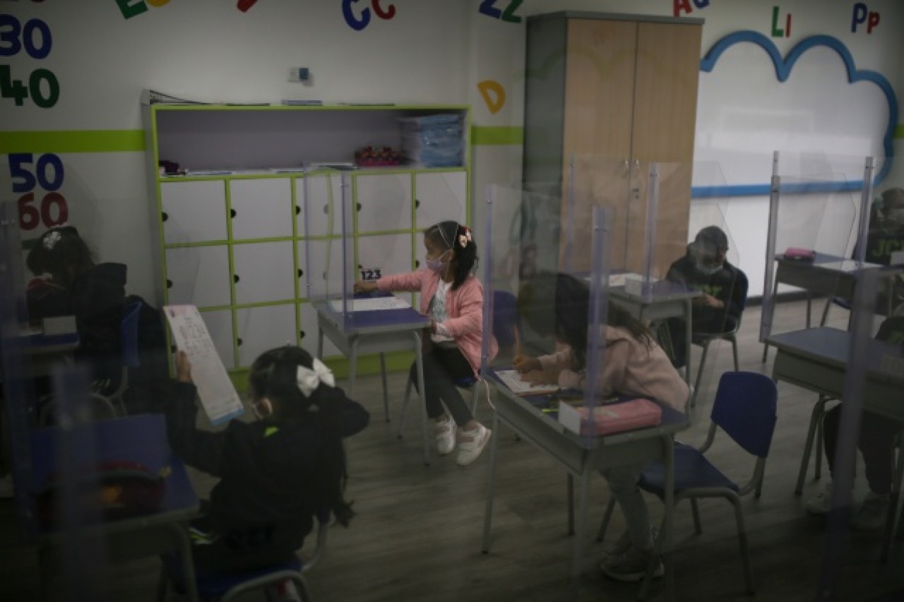 Kolombiya'da okullar yeniden açıldı 23