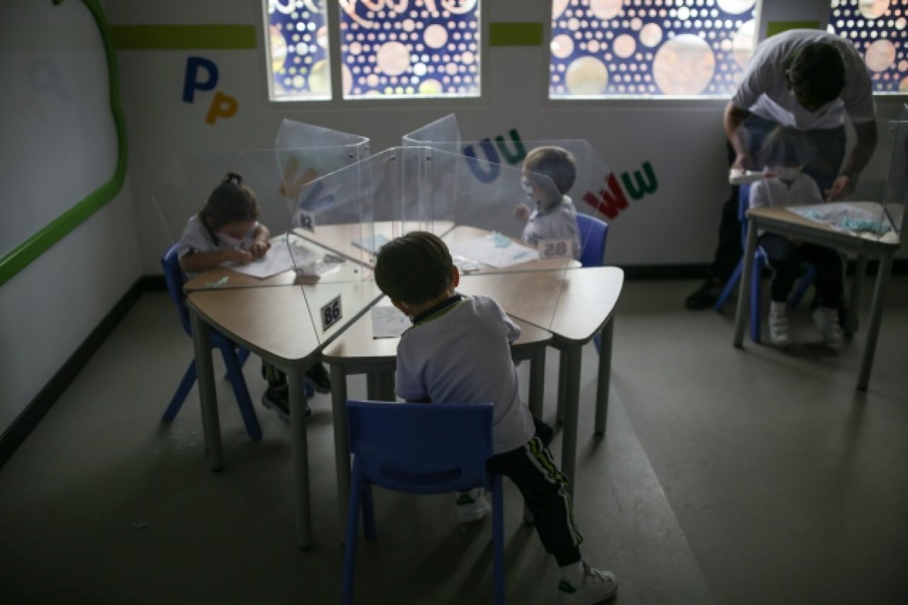 Kolombiya'da okullar yeniden açıldı 18