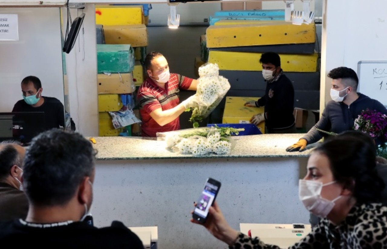 Çiçek mezatlarını "altın gün" heyecanı sardı 3