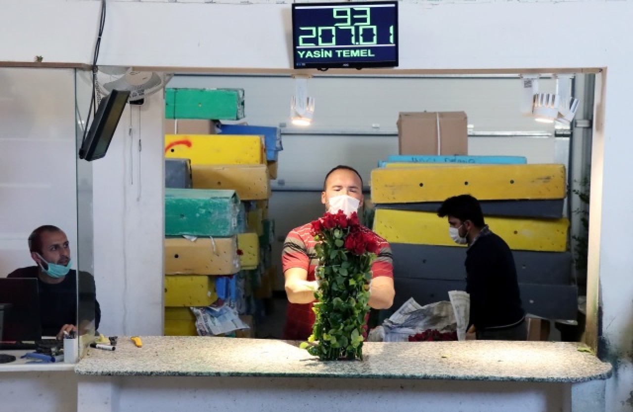 Çiçek mezatlarını "altın gün" heyecanı sardı 9