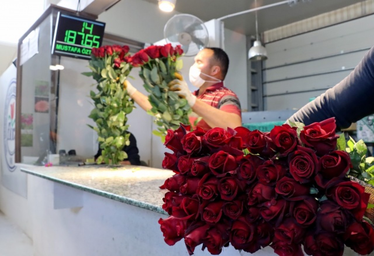 Çiçek mezatlarını "altın gün" heyecanı sardı 8