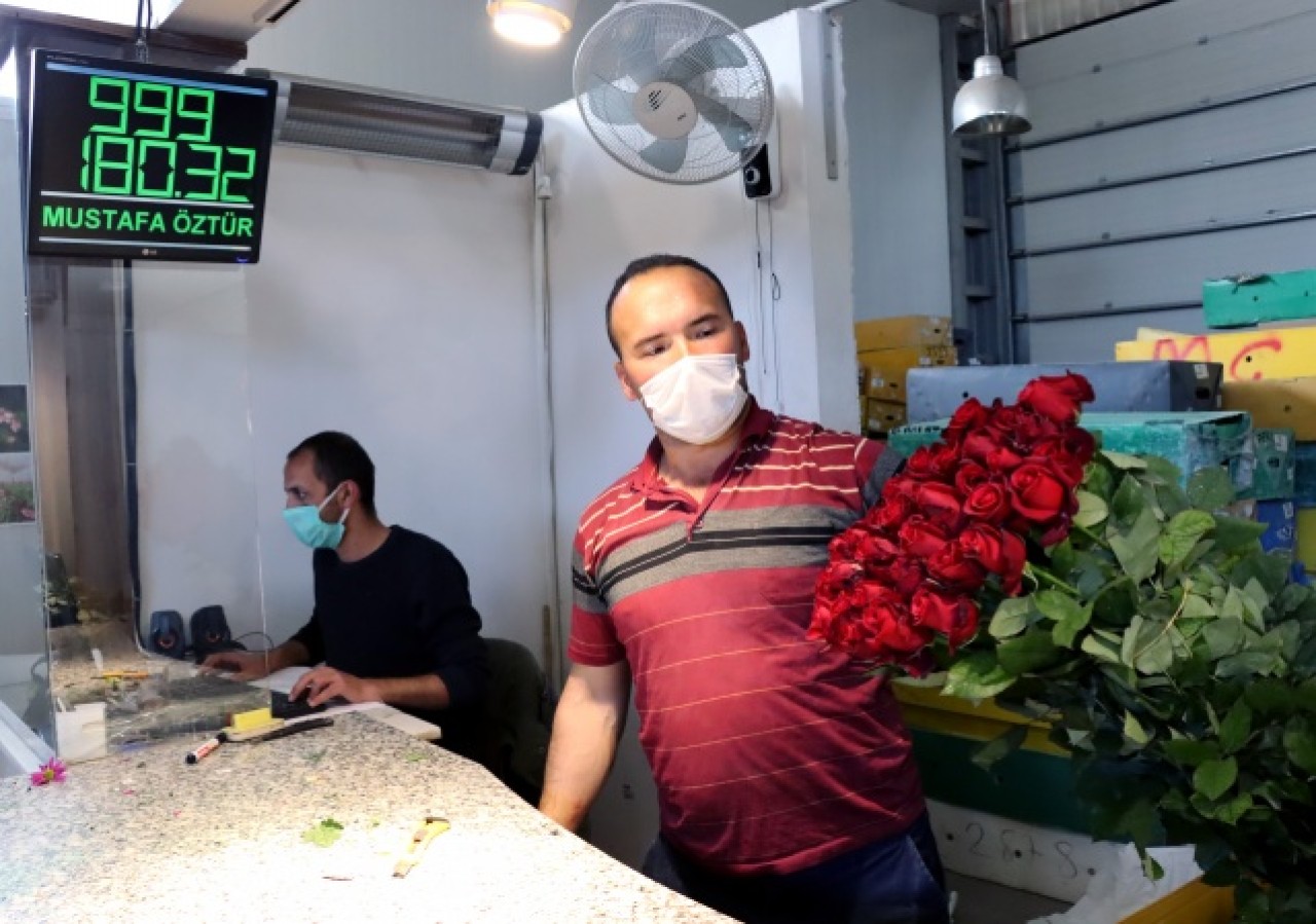 Çiçek mezatlarını "altın gün" heyecanı sardı 1