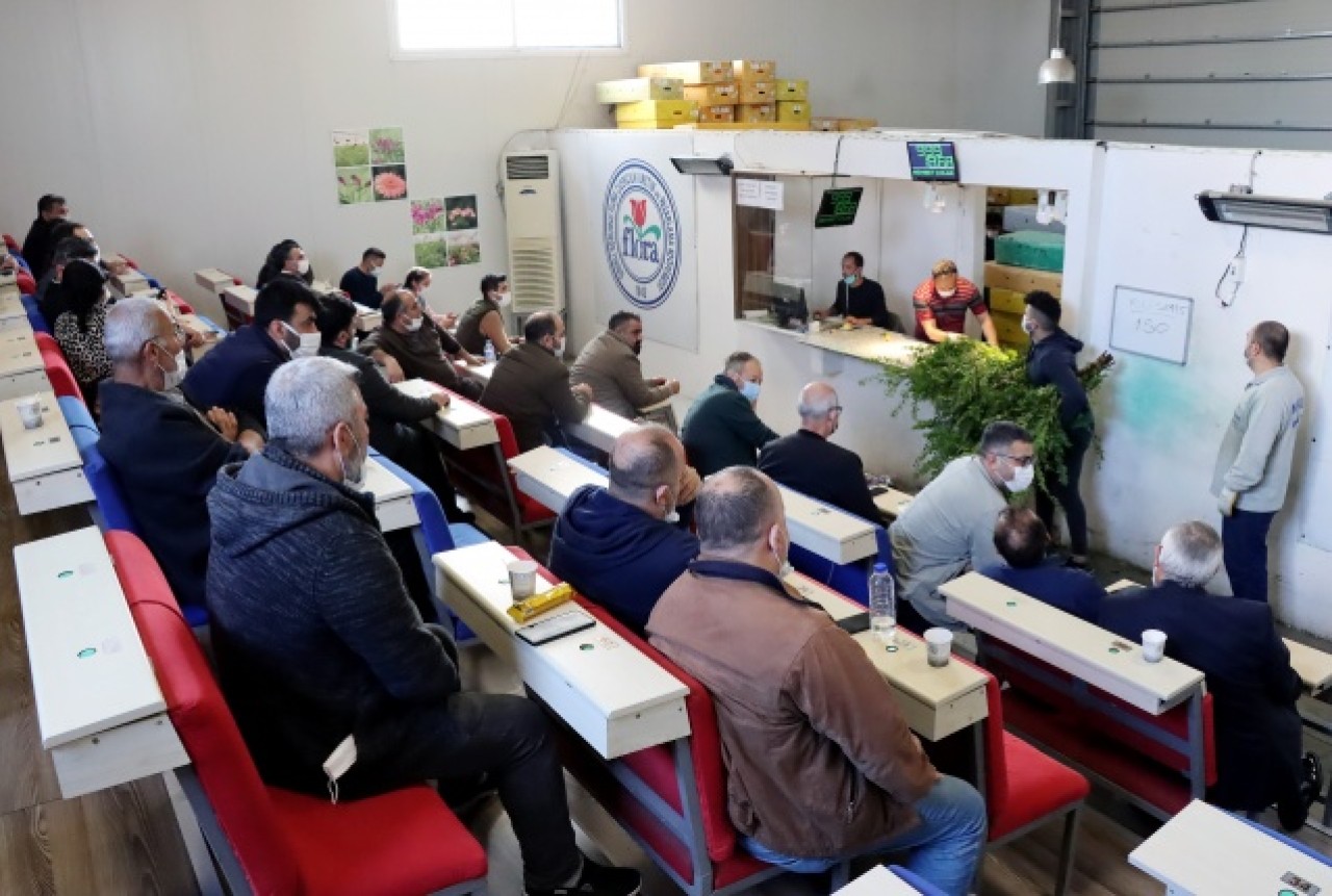 Çiçek mezatlarını "altın gün" heyecanı sardı 17