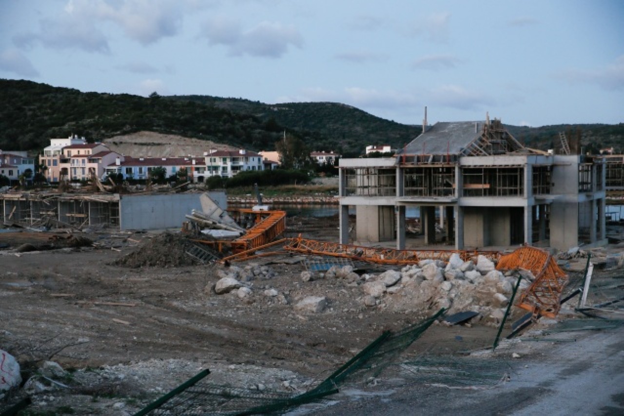 İzmir'de hortumun verdiği hasar gün aydınlanınca ortaya çıktı 21