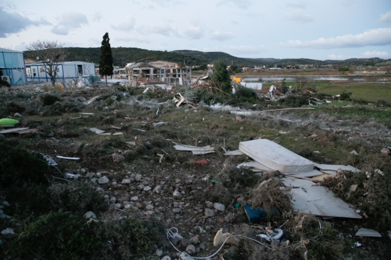 İzmir'de hortumun verdiği hasar gün aydınlanınca ortaya çıktı 15