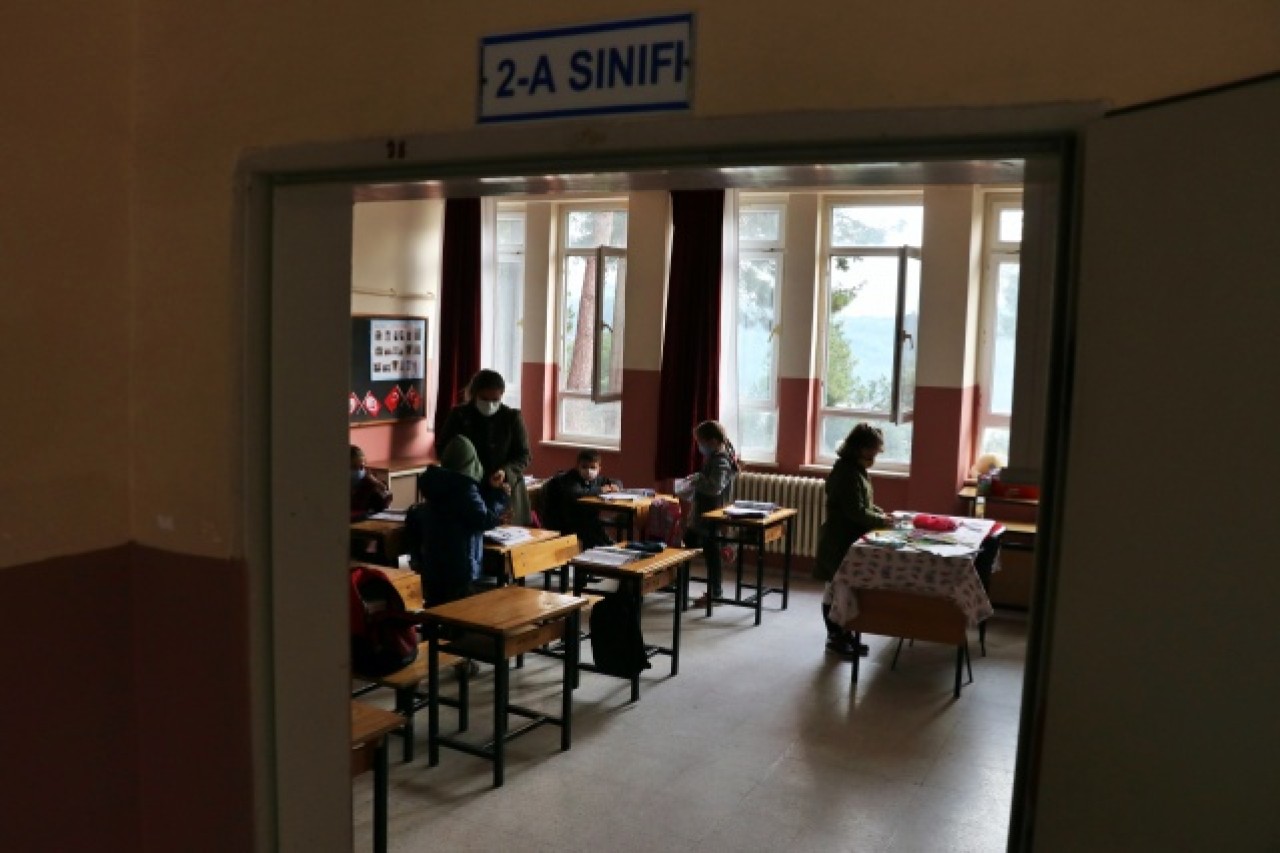 Köy okullarında yüz yüze eğitim başladı 3