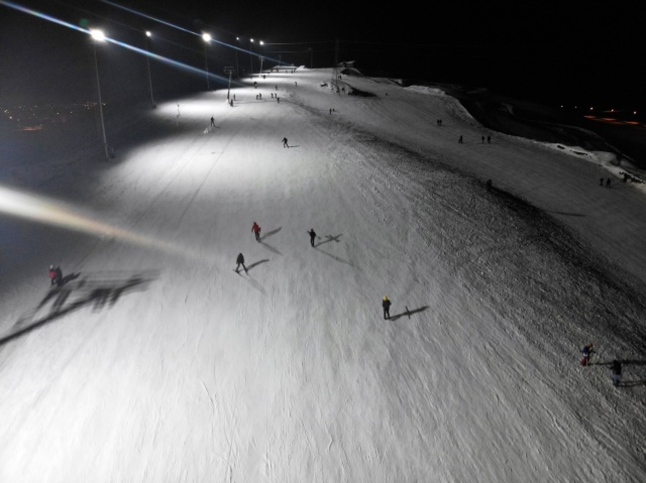 Küpkıran Kayak Merkezi'nde gece kayak keyfi 1