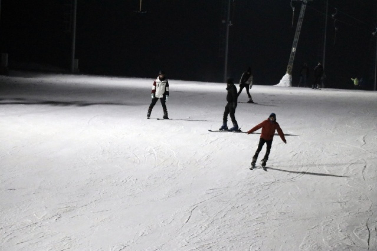 Küpkıran Kayak Merkezi'nde gece kayak keyfi 12