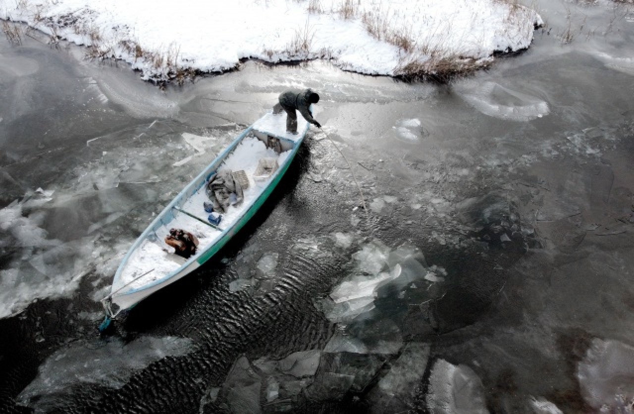 Türkiye'nin en büyük tatlı su gölü buz tuttu 18