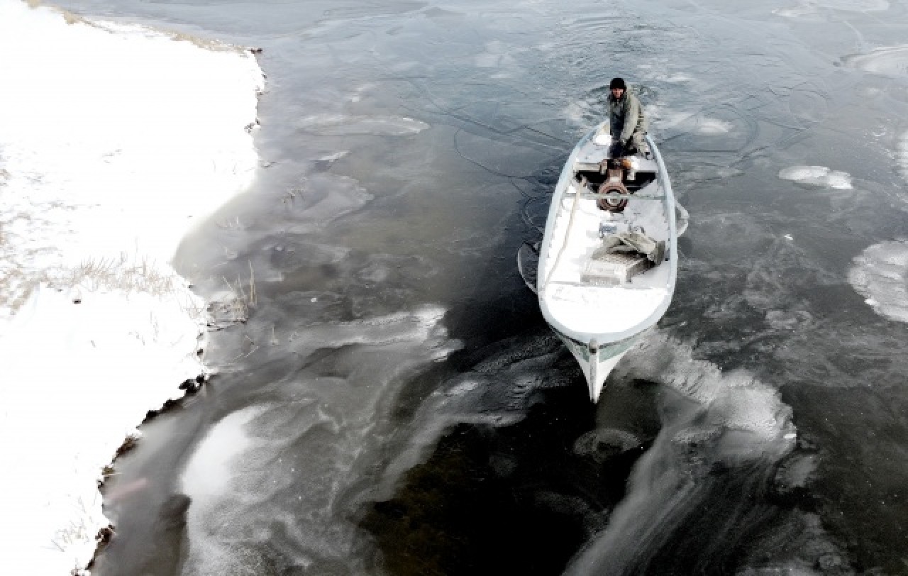 Türkiye'nin en büyük tatlı su gölü buz tuttu 14