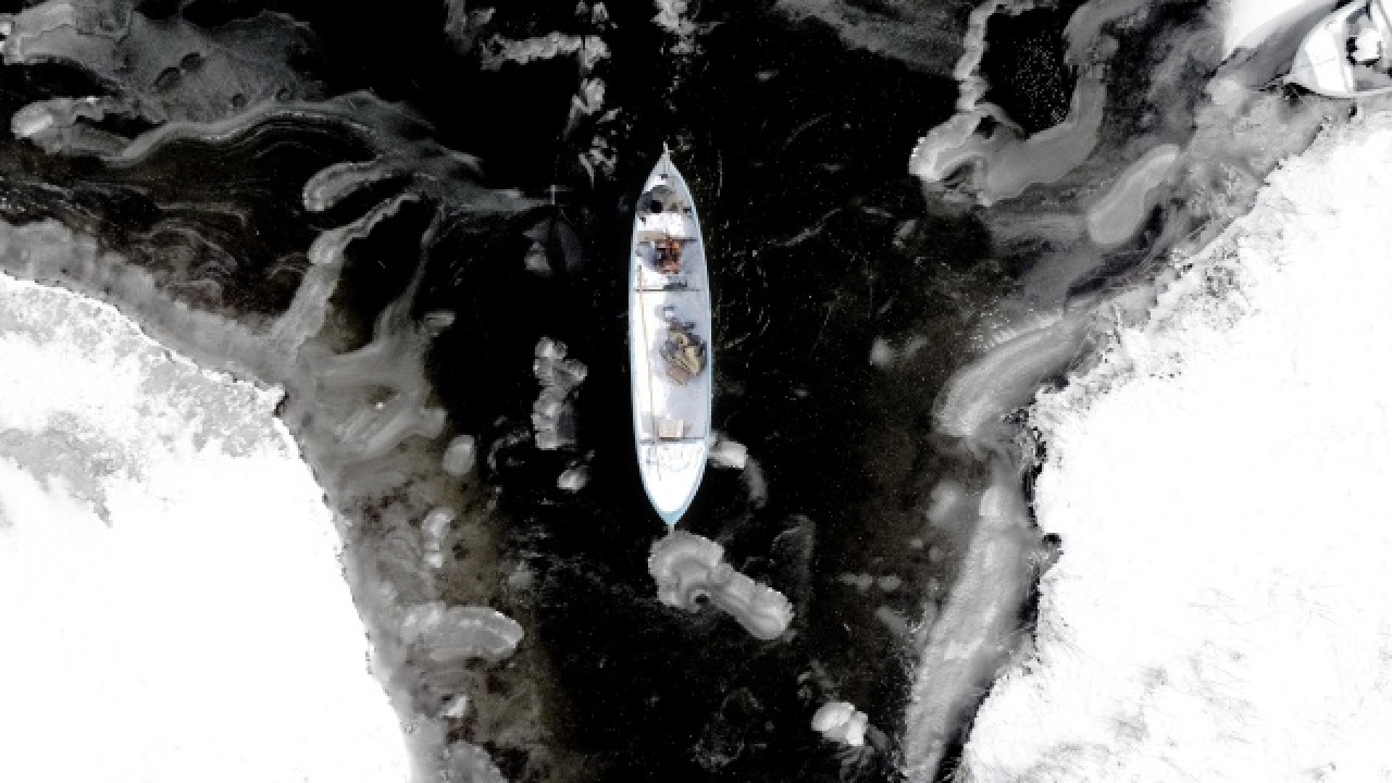 Türkiye'nin en büyük tatlı su gölü buz tuttu 15