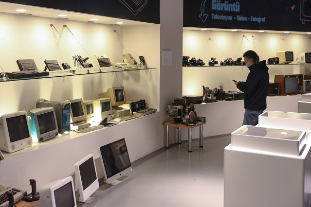 "Teknolojinin Serüveni Sergisi" ziyaretçilerini zamanda yolculuğa çıkarıyor 6