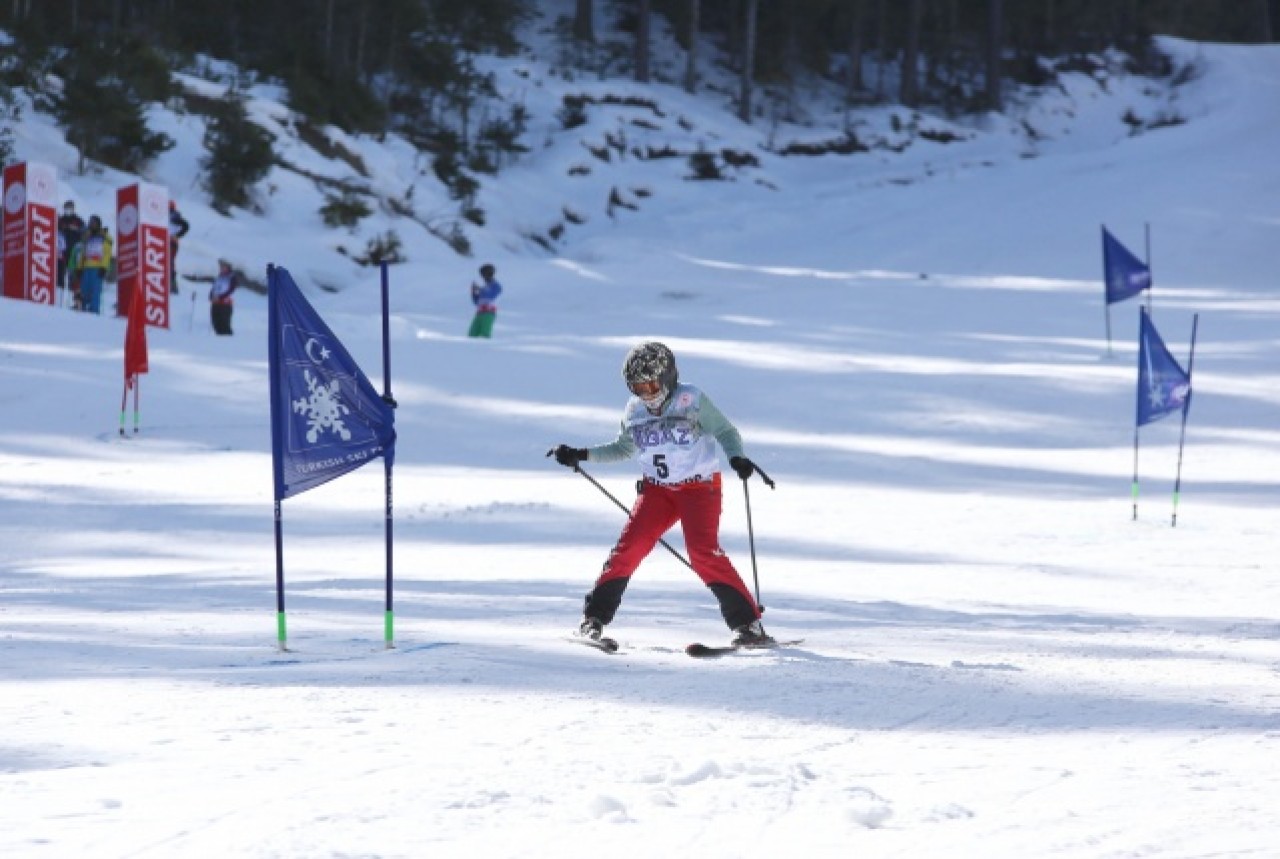 Diplomatik Kayak Yarışı,  Yıldıztepe Kayak Merkezi'nde başladı 2
