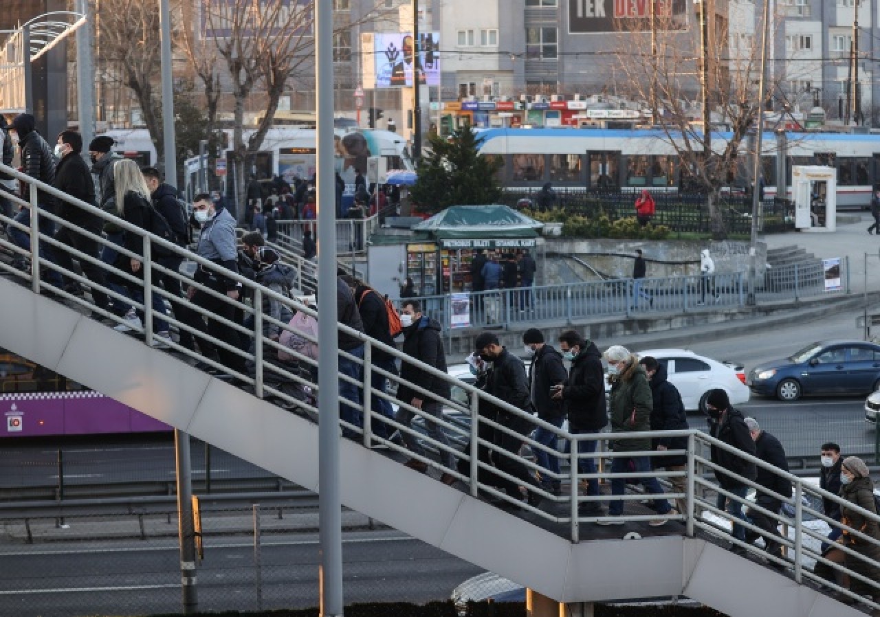 İstanbul'da hafta,  kısıtlama sonrası hareketli başladı 3