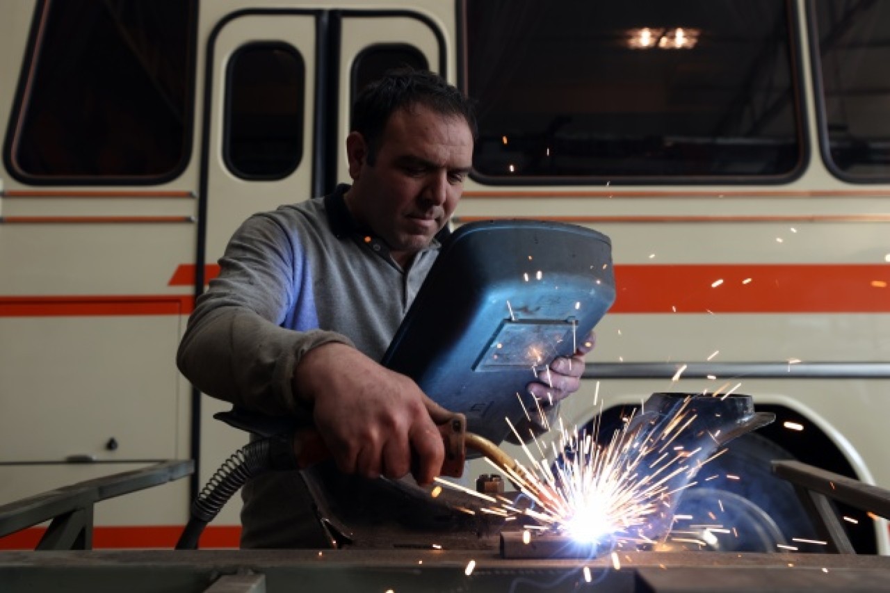 Eski otobüslere usta ellerden nostaljik dokunuş 6