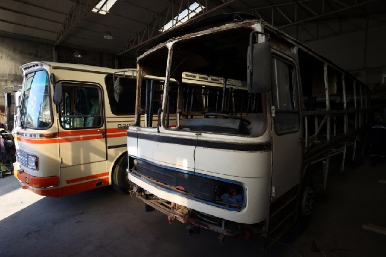Eski otobüslere usta ellerden nostaljik dokunuş 7