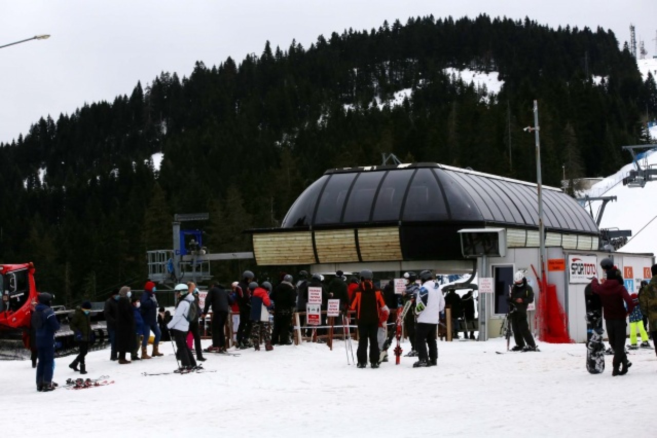 Ilgaz Dağı Kayak Merkezi'nde hafta sonu yoğunluğu yaşandı 5