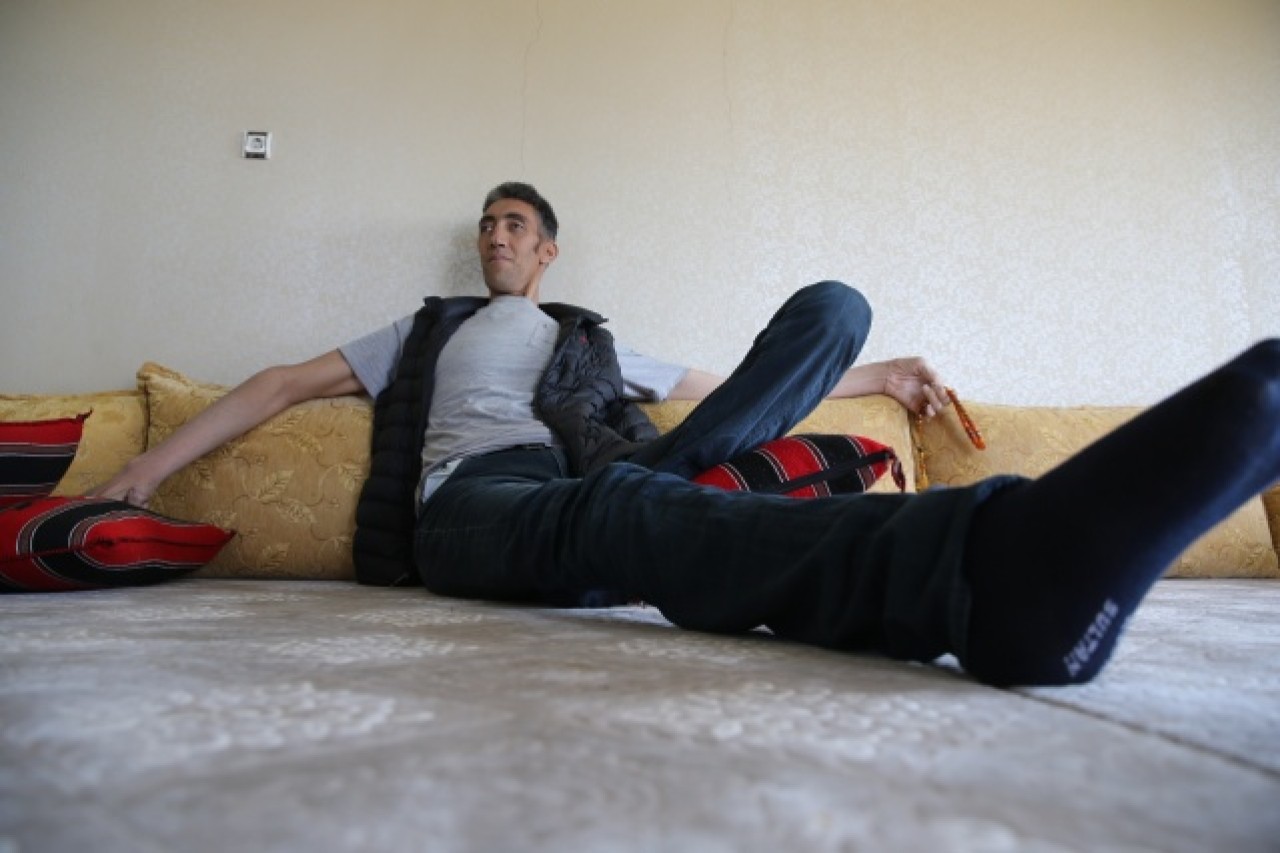 Dev adama boyuna uygun seccade,  tespih ve Kur’an-ı Kerim 7