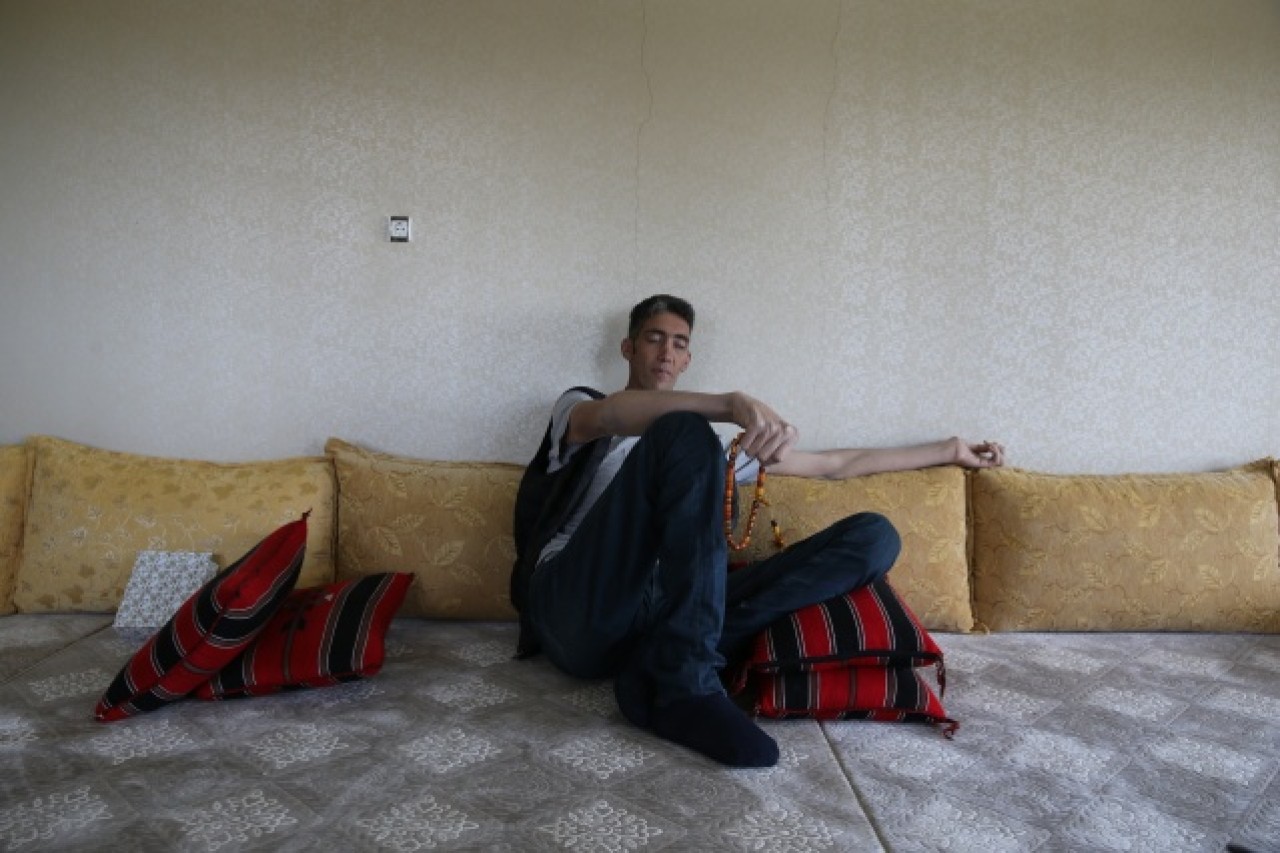 Dev adama boyuna uygun seccade,  tespih ve Kur’an-ı Kerim 18