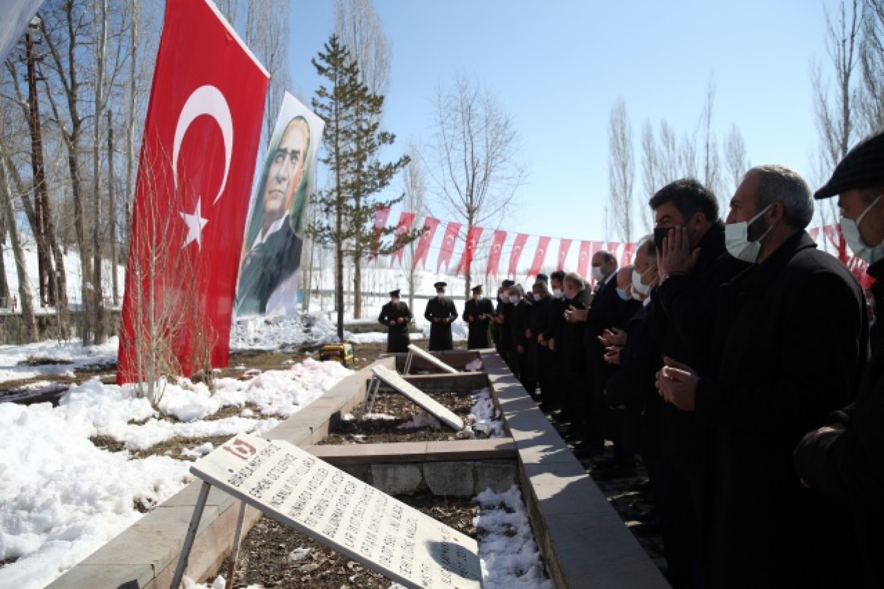 Erzurum'daki Alaca şehitleri 103. yılında törenle anıldı 9