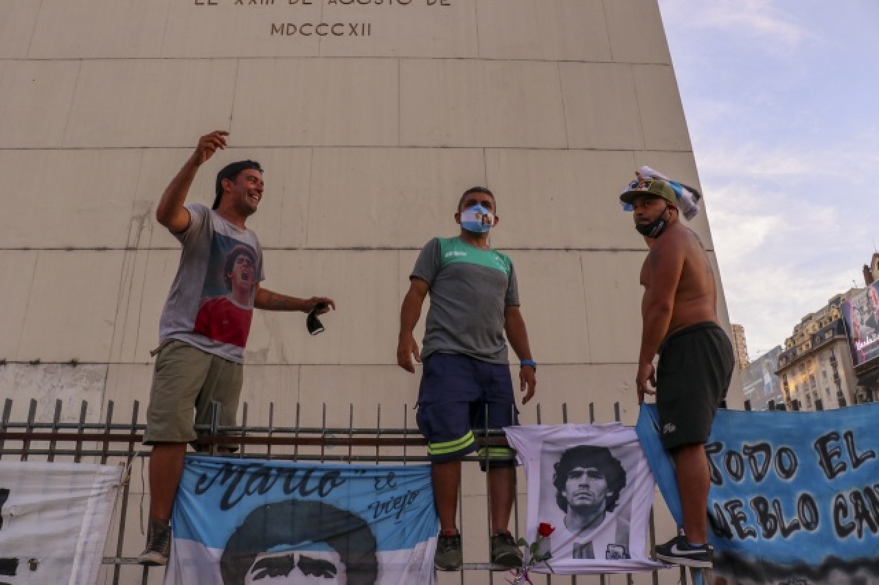 "Maradona'nın öldürüldüğü" iddiasıyla gösteri düzenlendi 5