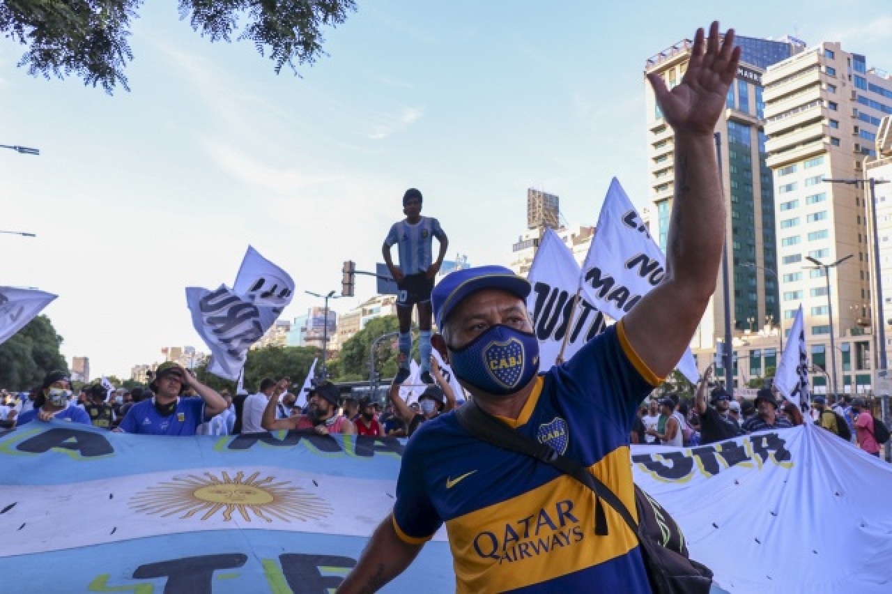 "Maradona'nın öldürüldüğü" iddiasıyla gösteri düzenlendi 16