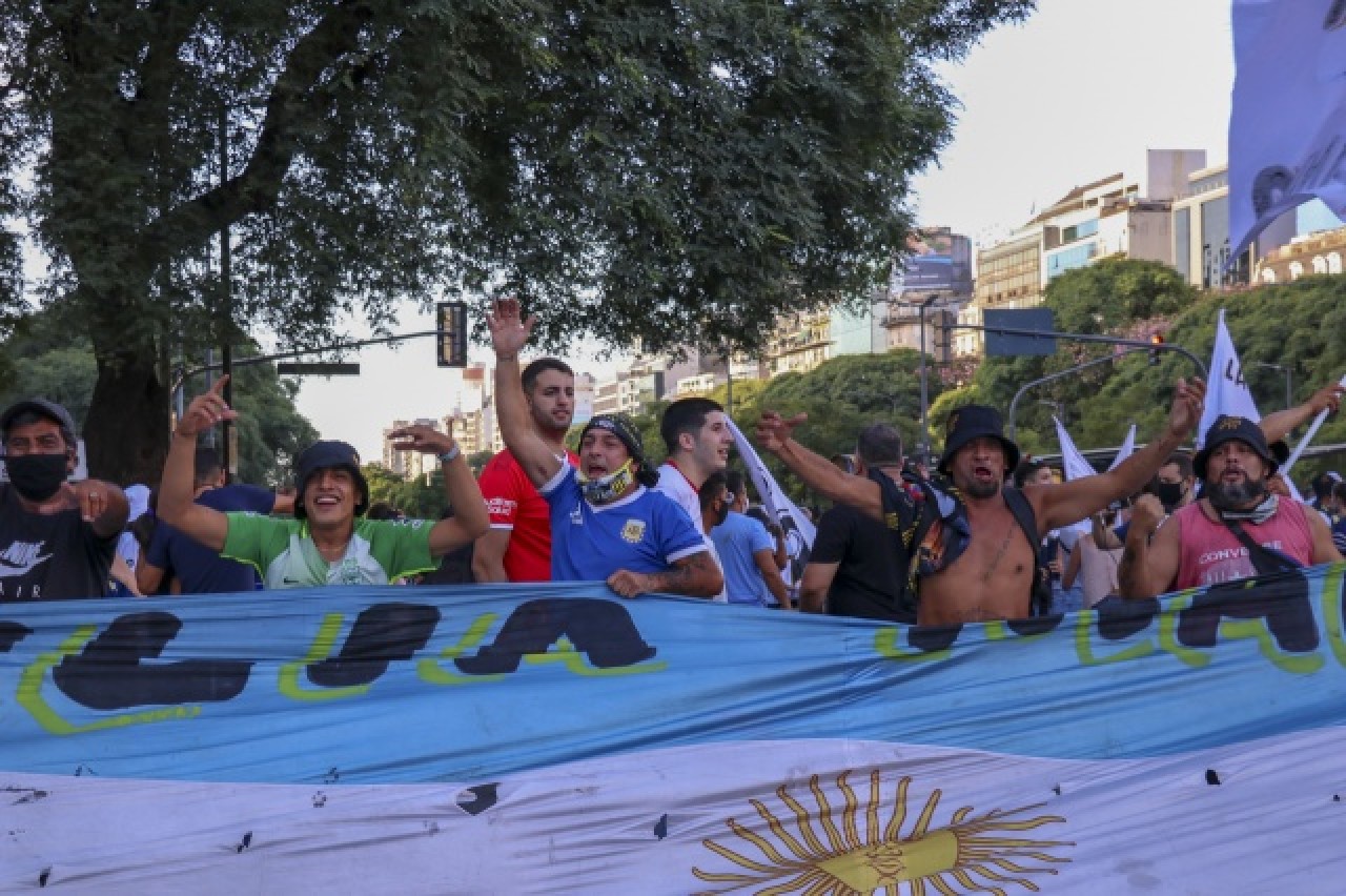 "Maradona'nın öldürüldüğü" iddiasıyla gösteri düzenlendi 24