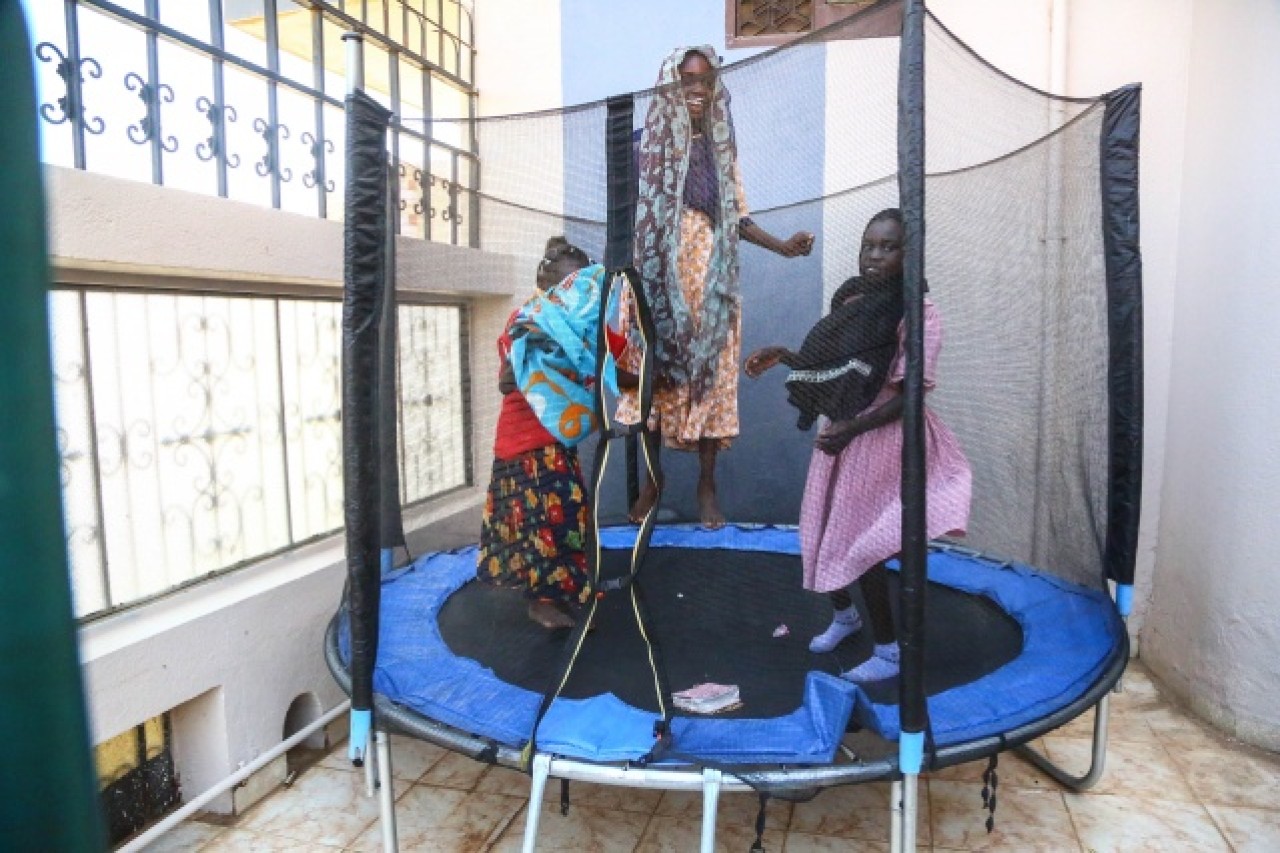 Hayrat Derneği,  Türk hayırseverlerin yardımlarıyla yüzlerce yetimin hamiliğini yapıyor 13