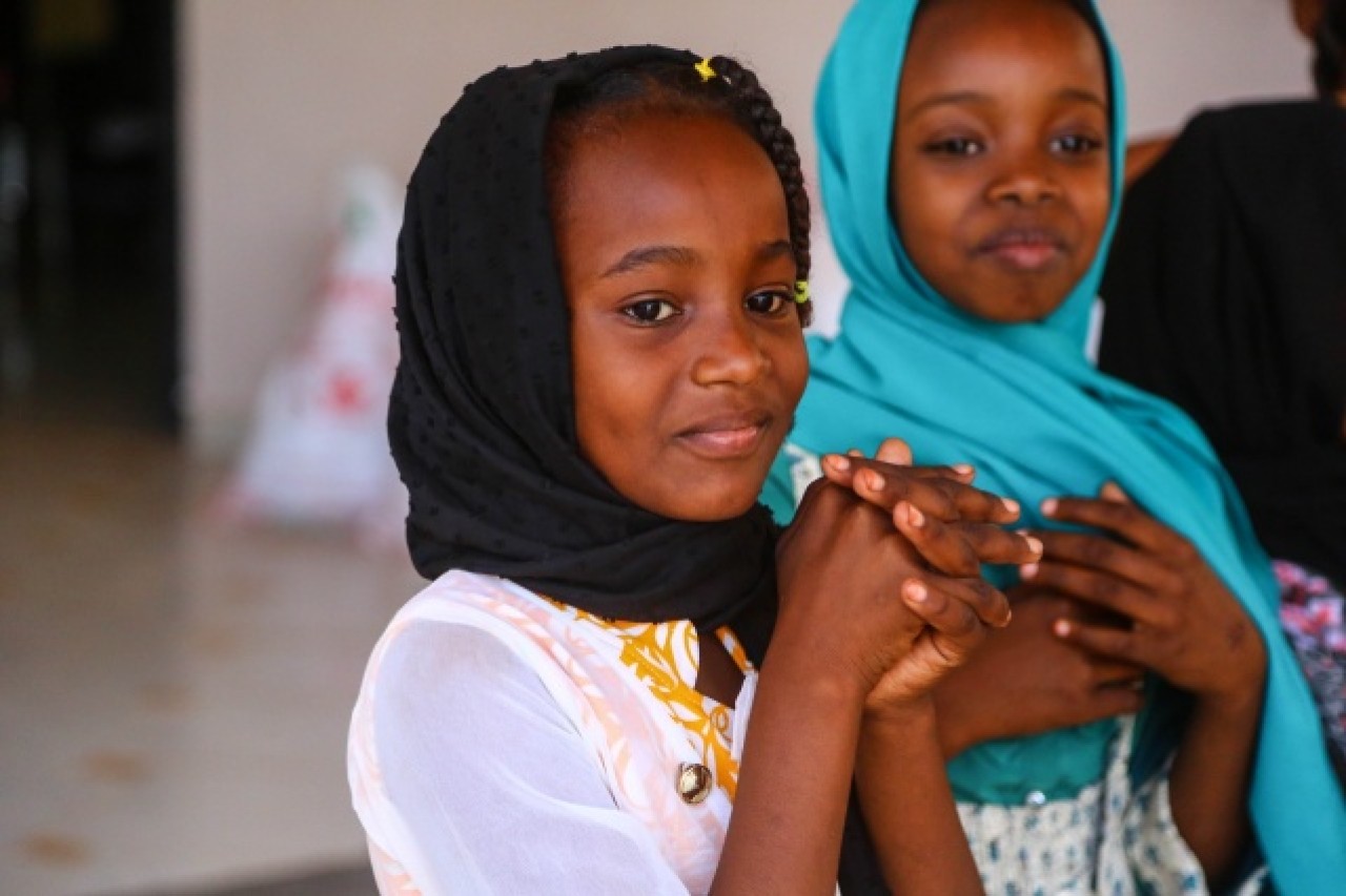 Hayrat Derneği,  Türk hayırseverlerin yardımlarıyla yüzlerce yetimin hamiliğini yapıyor 5