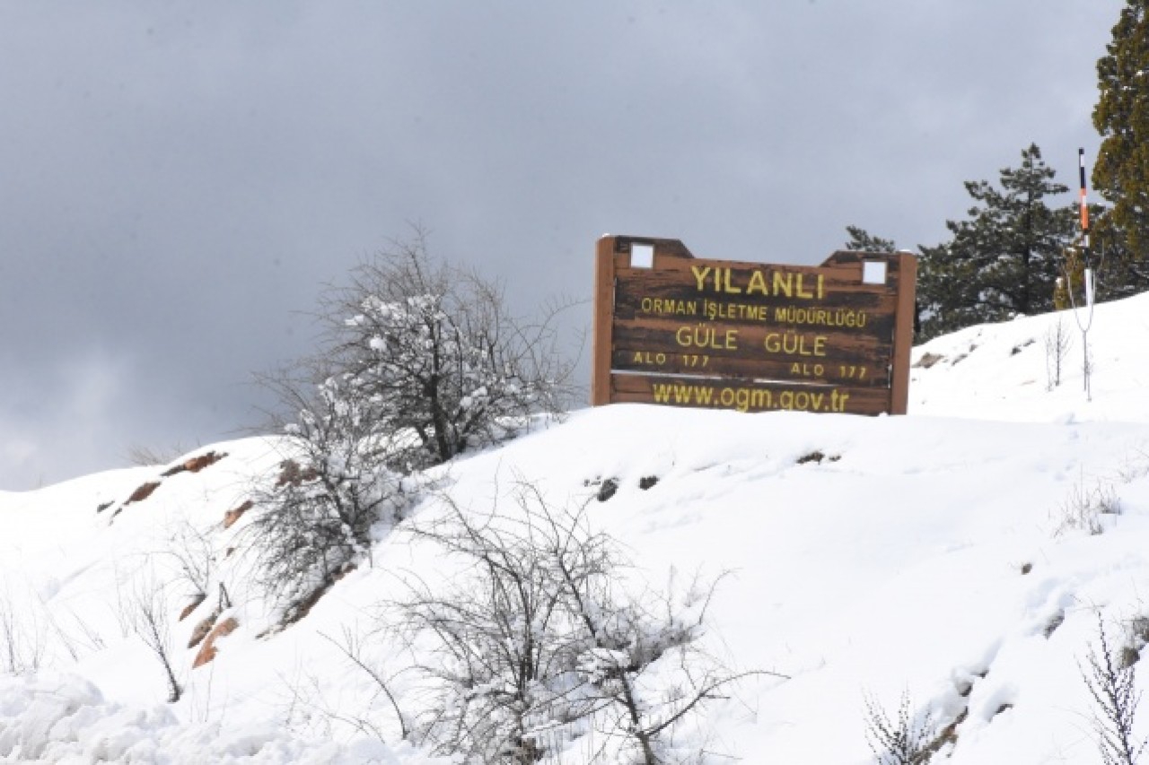Muğla'nın yüksek kesimlerine kar yağdı 3