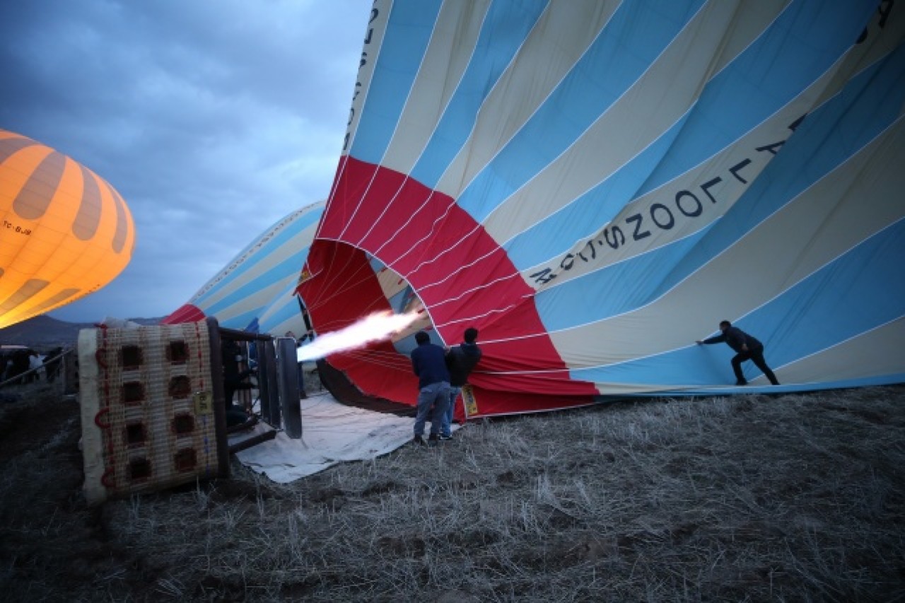 Turistler,  Kapadokya'yı gökyüzünden keşfediyor 4