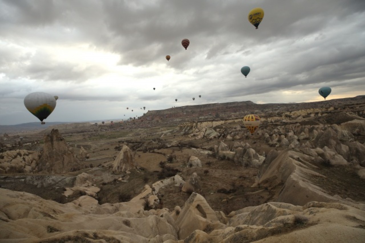 Turistler,  Kapadokya'yı gökyüzünden keşfediyor 6